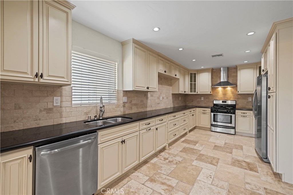 6531 Ranchito Avenue Van Nuys, CA 91401 - Photo 24 of 75