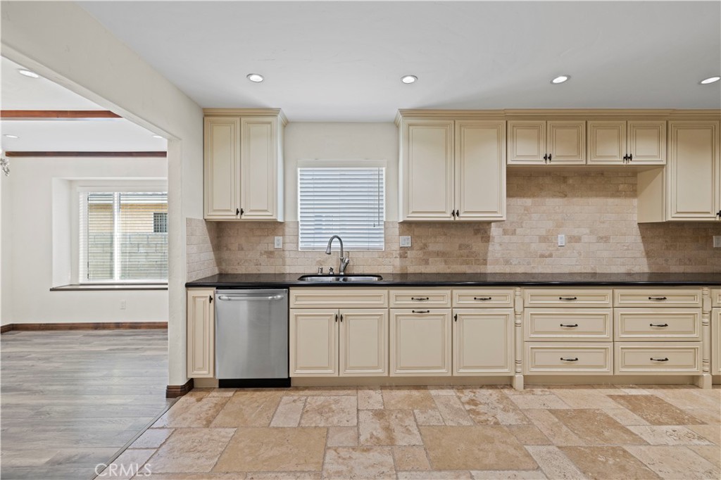 6531 Ranchito Avenue Van Nuys, CA 91401 - Photo 28 of 75