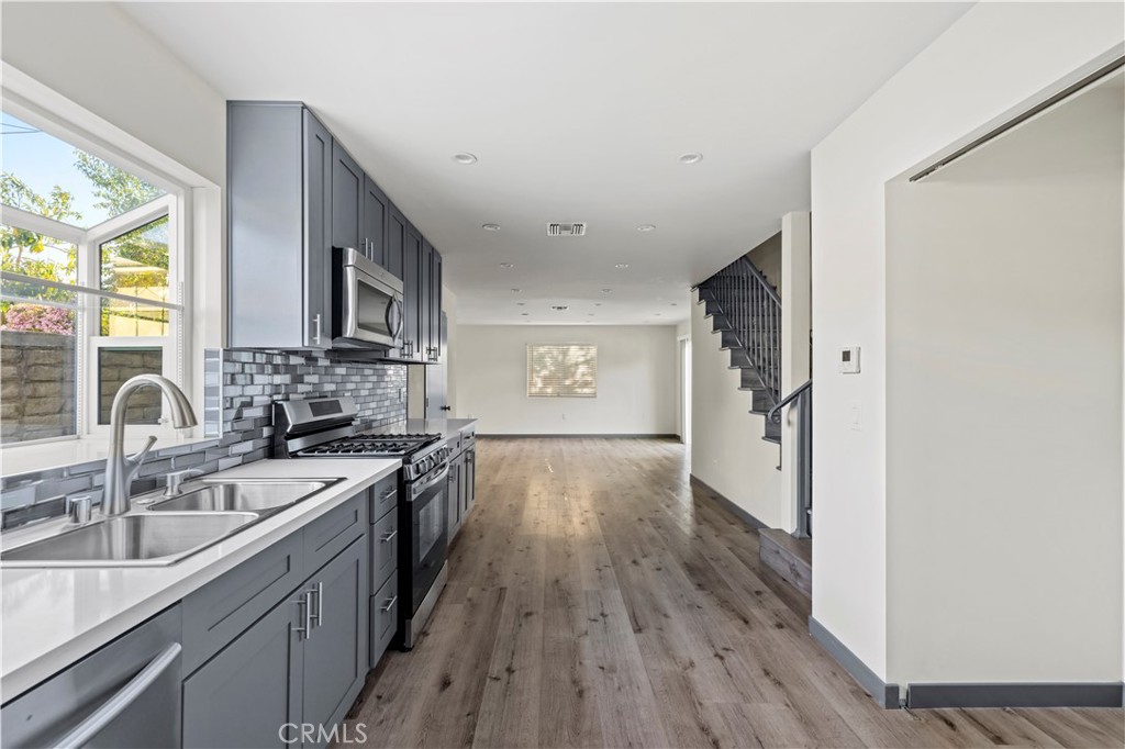 6531 Ranchito Avenue Van Nuys, CA 91401 - Photo 47 of 75