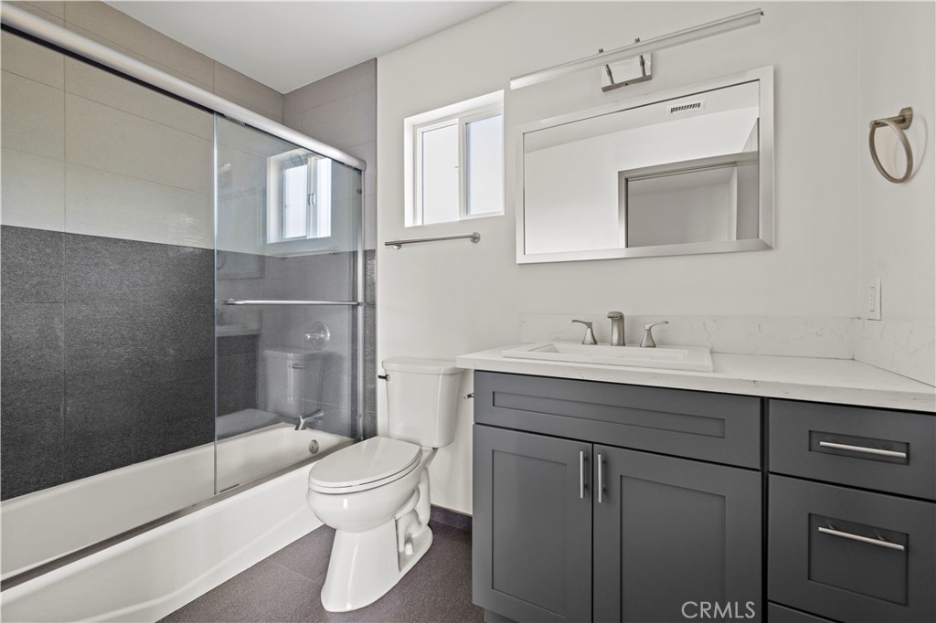 6531 Ranchito Avenue Van Nuys, CA 91401 - Photo 56 of 75