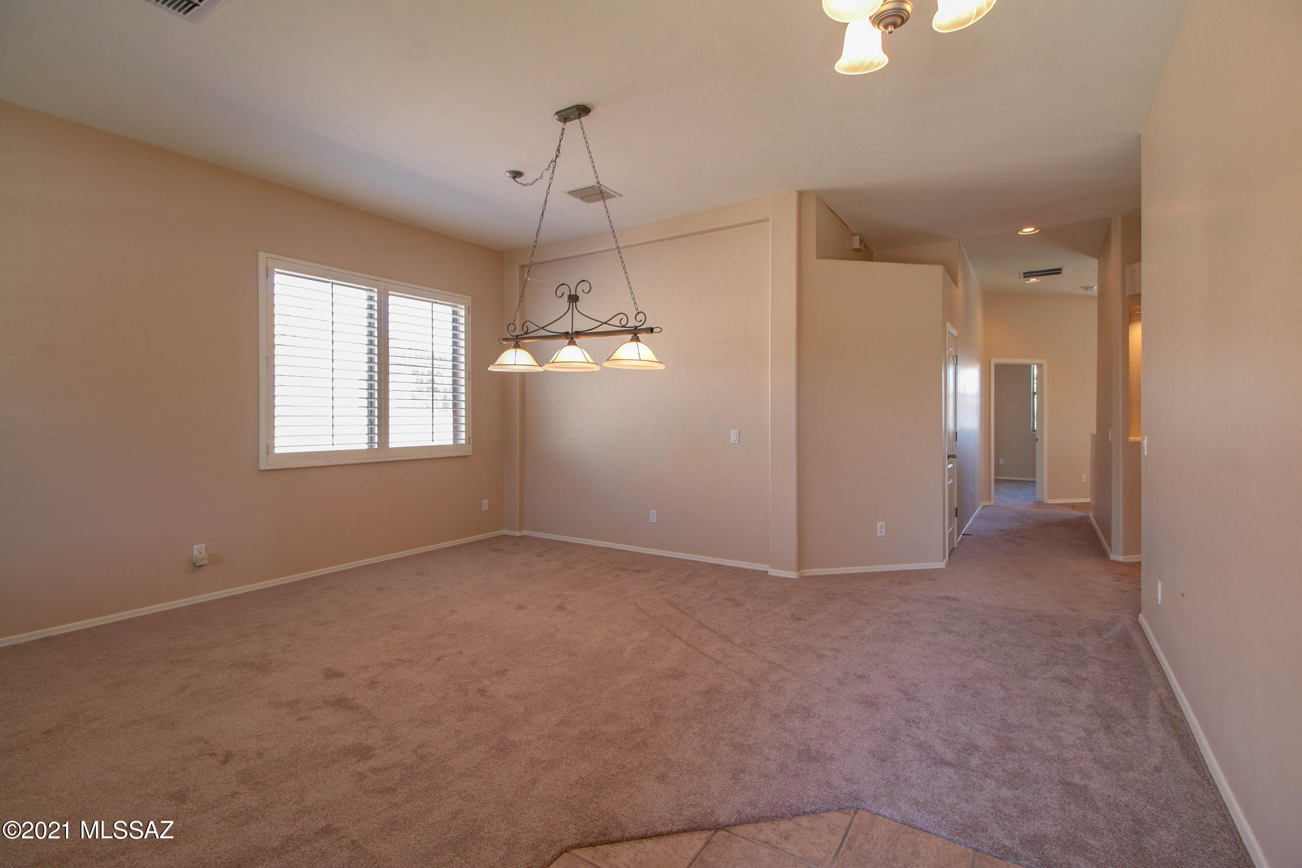 7998 North Rondure Loop Tucson, AZ 85743 - Photo 3 of 39 Gallery Image 3