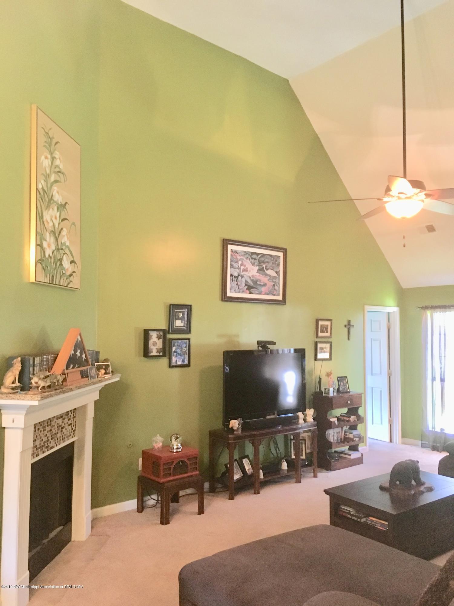 1058 Wilson Ridge Lake Cormorant, MS 38641 - Photo 6 of 17 Greatroom 3
