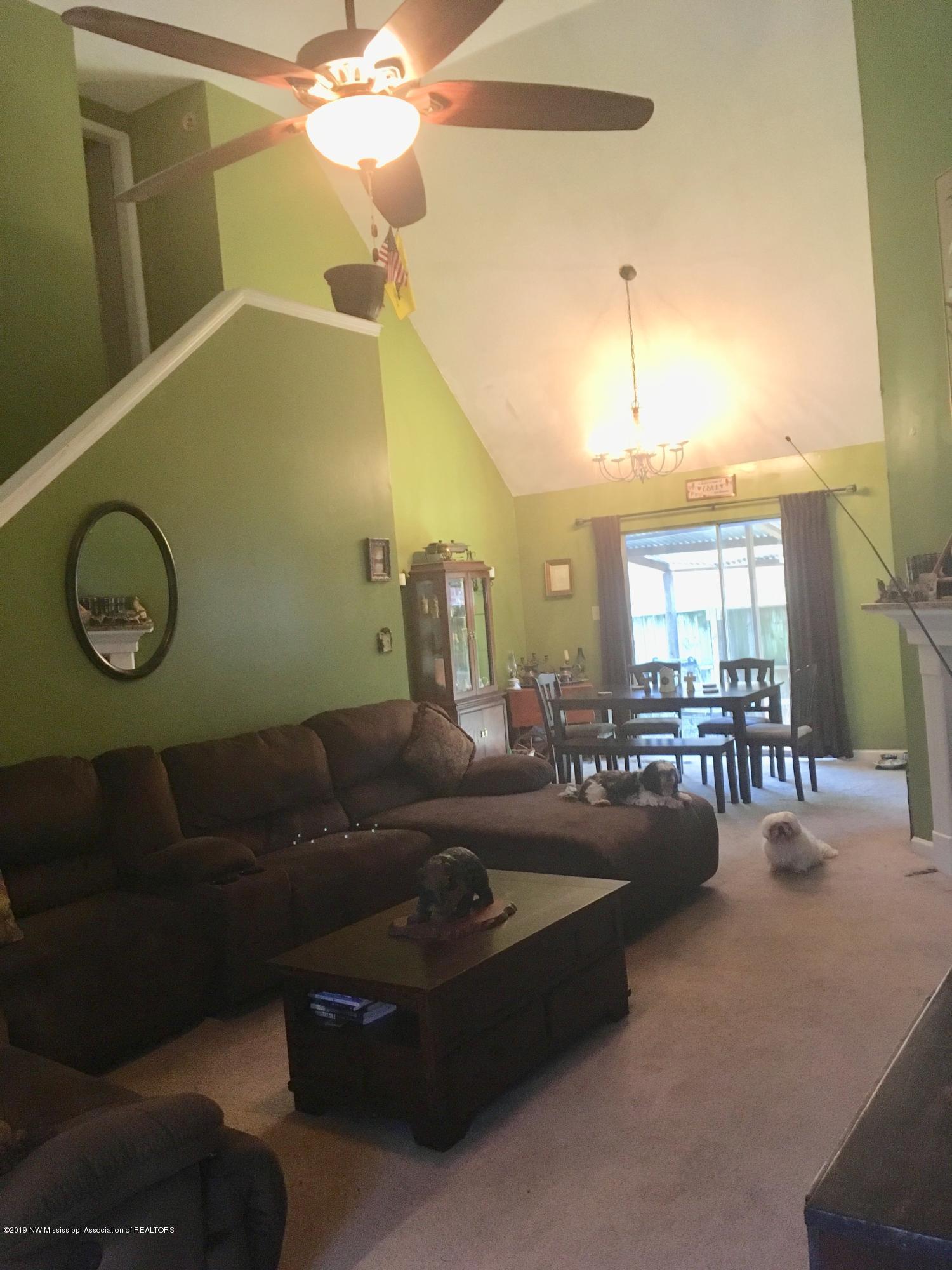 1058 Wilson Ridge Lake Cormorant, MS 38641 - Photo 7 of 17 Greatroom