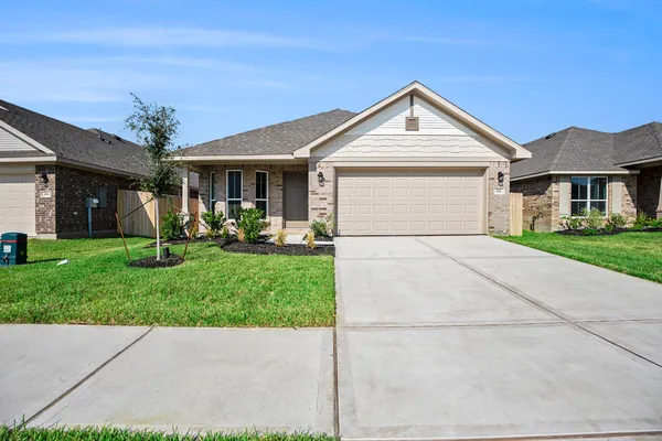 $253,900 | 412 Bryan Way, Angleton, TX 77515