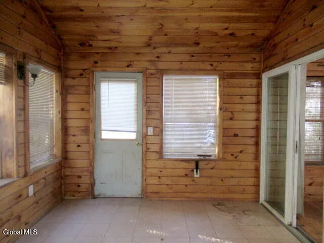 $165,000 | 9 Chelsea Square, Hudson Falls, NY 12839