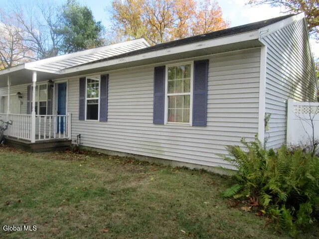 $165,000 | 9 Chelsea Square, Hudson Falls, NY 12839