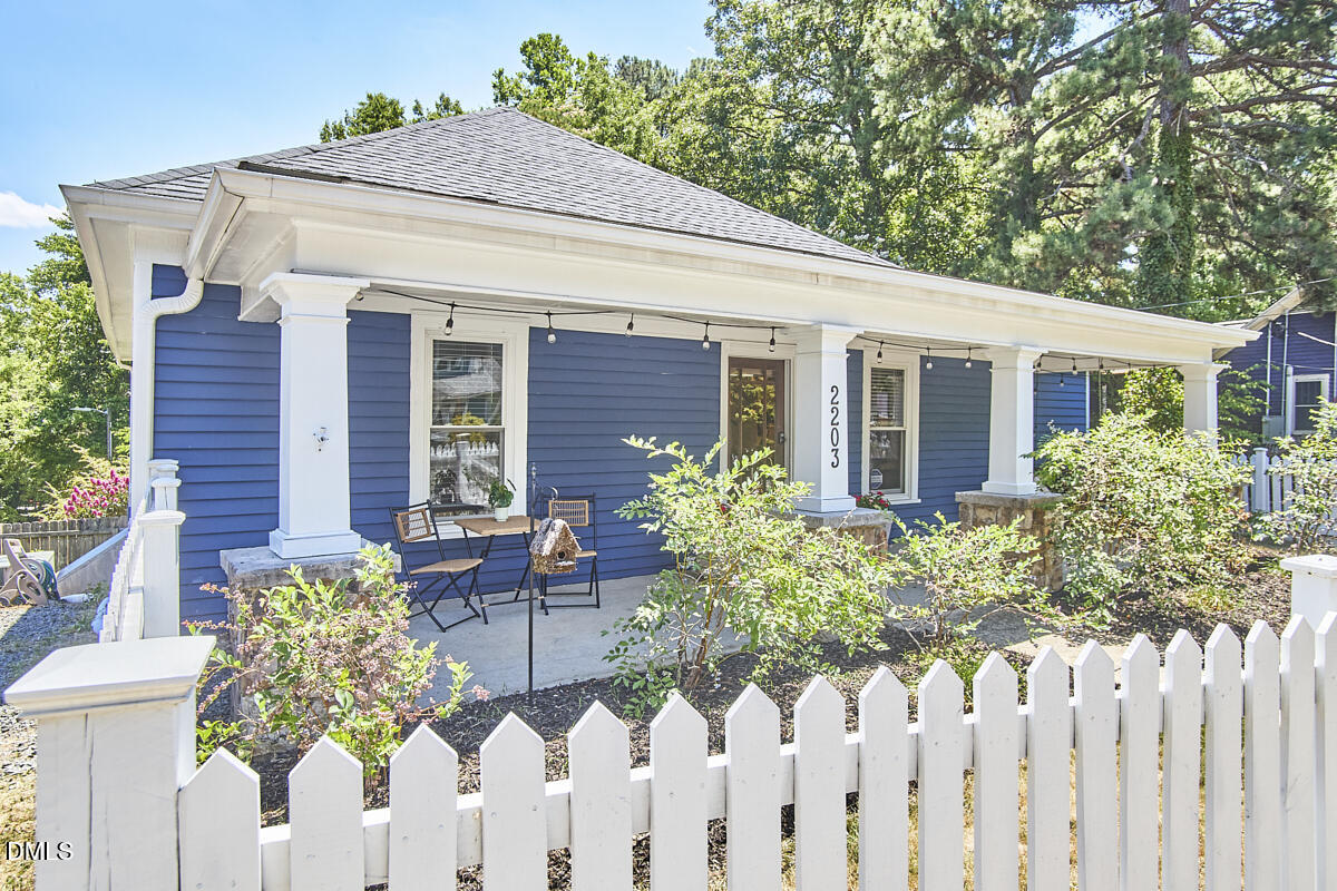 2203 Chapel Hill Road Durham, NC 27707 - Photo 4 of 61