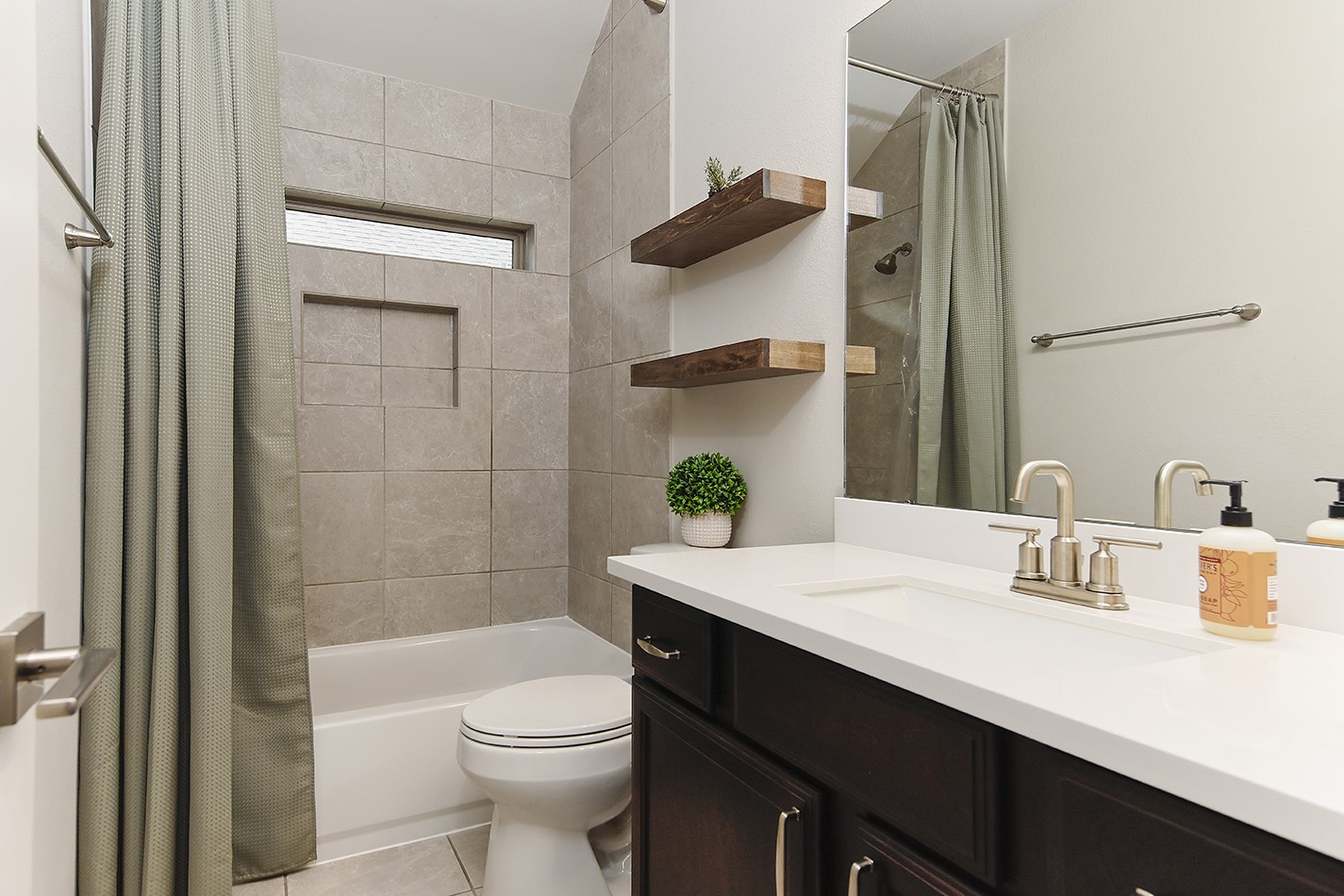 249 Trapper Creek Drive Conroe, TX 77304 - Photo 14 of 23