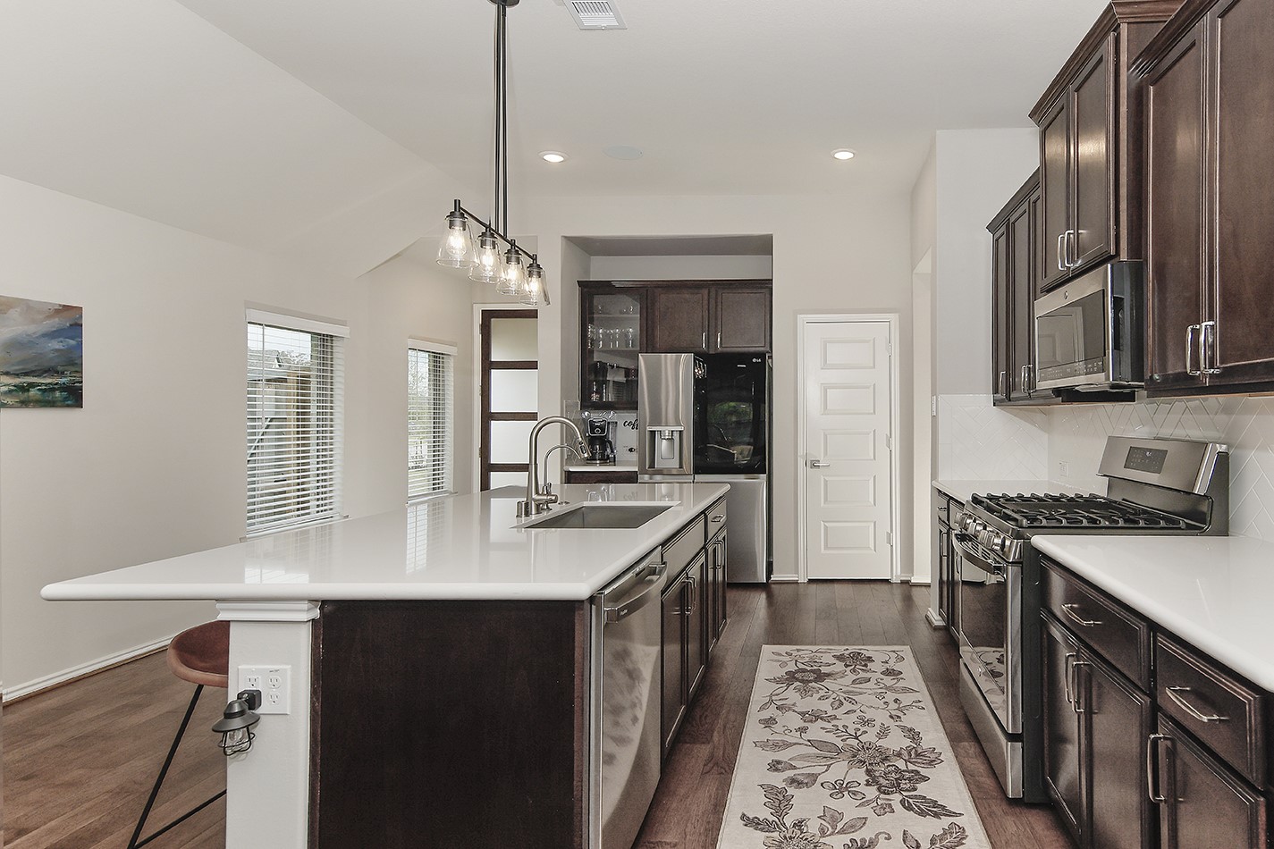 249 Trapper Creek Drive Conroe, TX 77304 - Photo 4 of 23