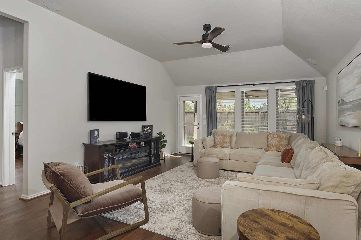 249 Trapper Creek Drive Conroe, TX 77304 - Photo 8 of 23