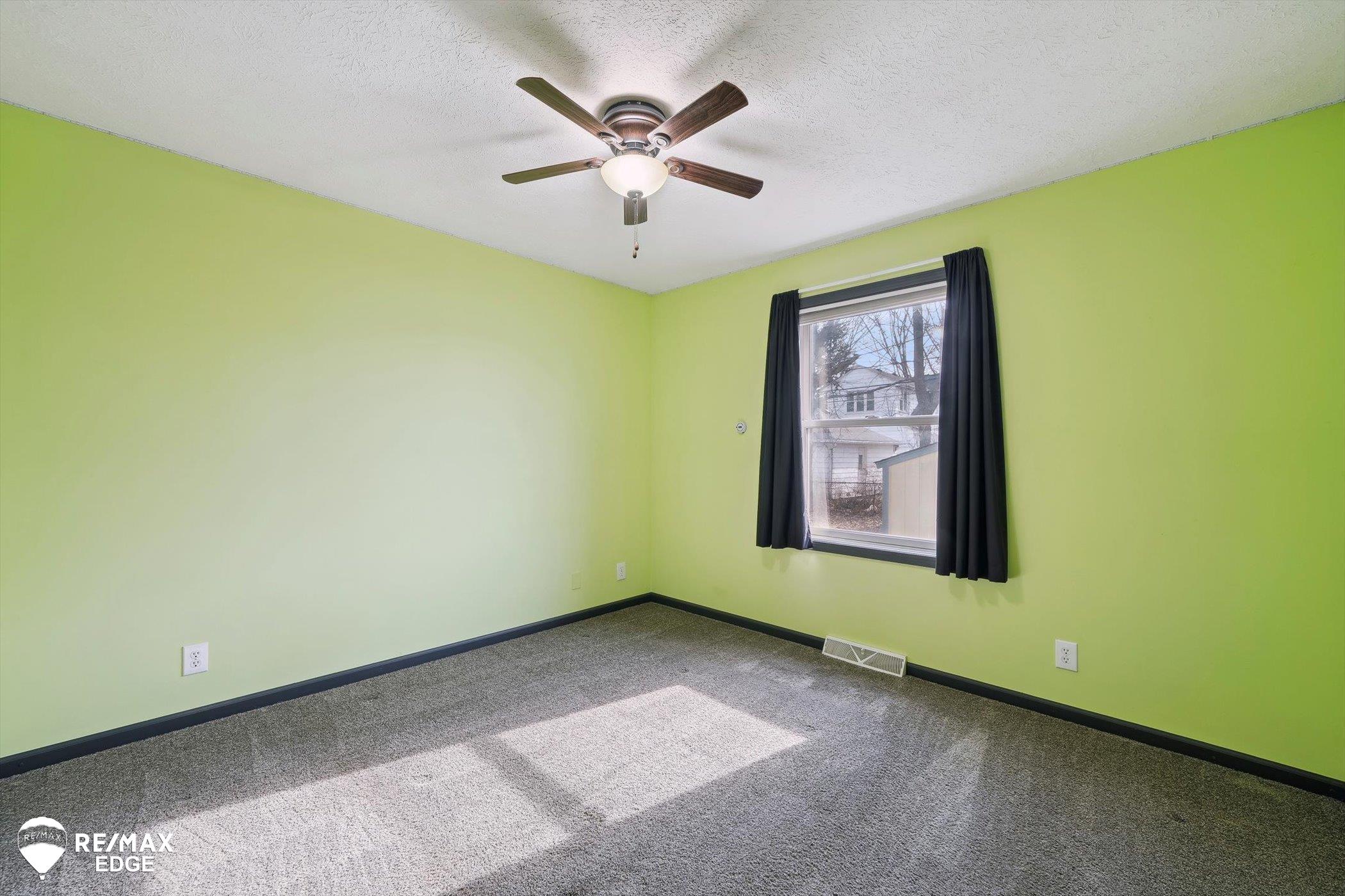 17964 Reed Street Melvindale, MI 48122 - Photo 31 of 41 50168636-1dd3acaa-3e18-43f9-91d1-20e4d49857f5.JPG