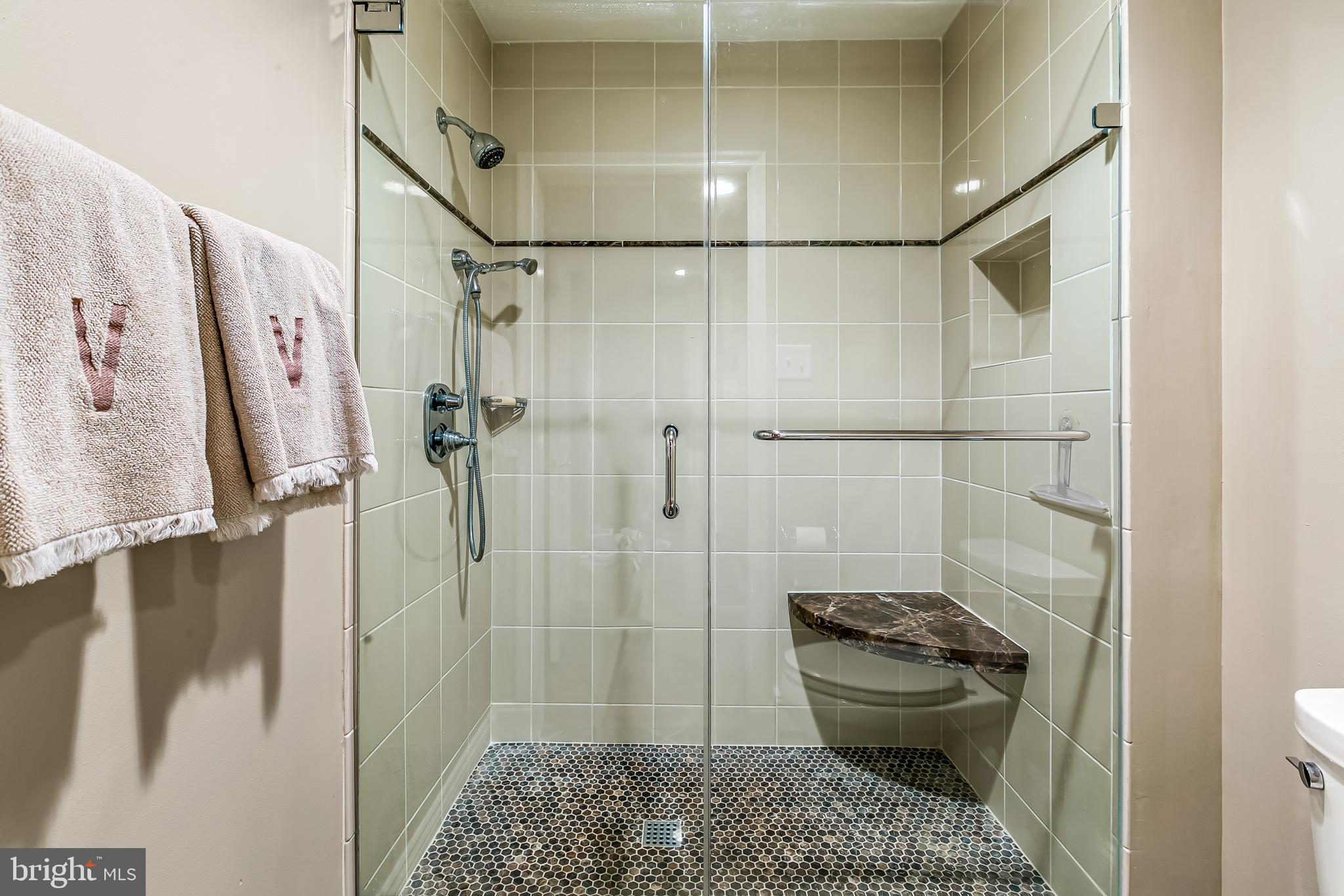 1716 Killington Road, Unit 33 Towson, MD 21204 - Photo 35 of 44 Hall bath