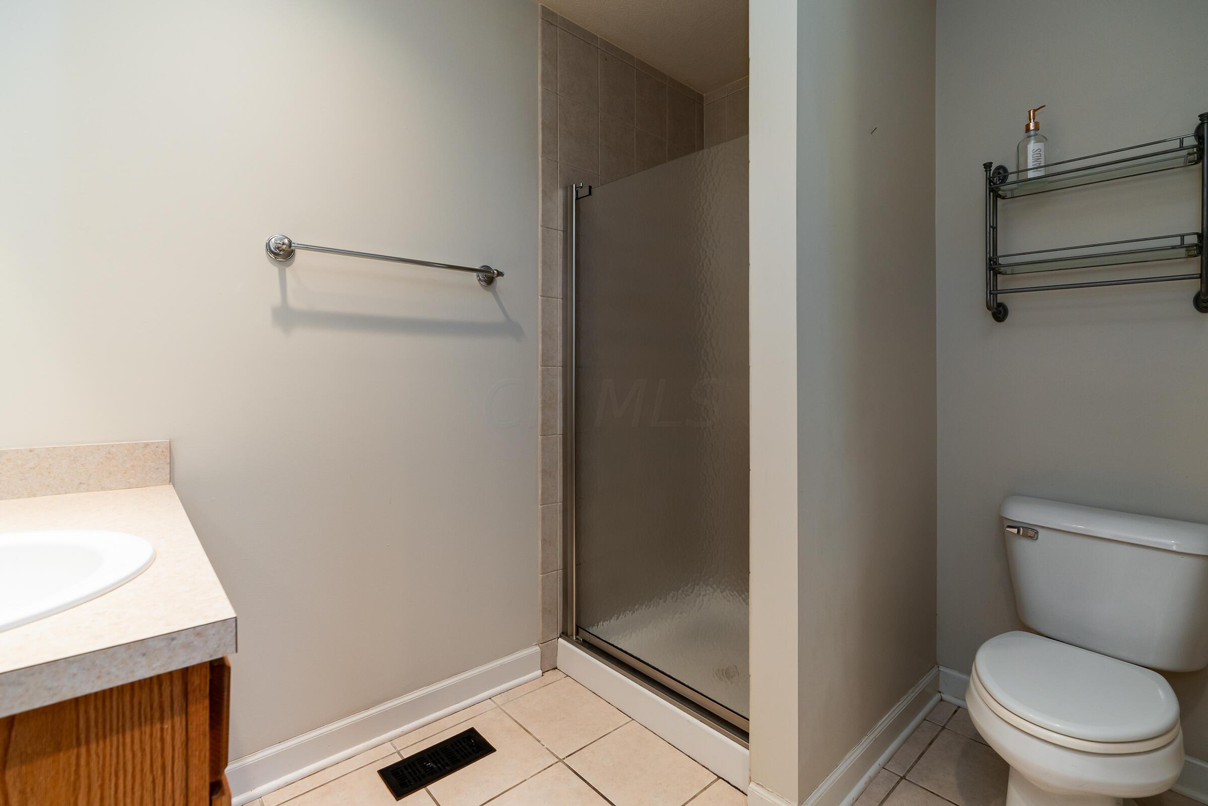 2860 Frazell Road Hilliard, OH 43026 - Photo 25 of 35 2860 Frazell Rd-28