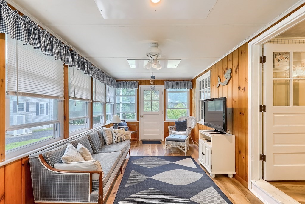 19 Frederick Road Falmouth, MA 02540 - Photo 15 of 18