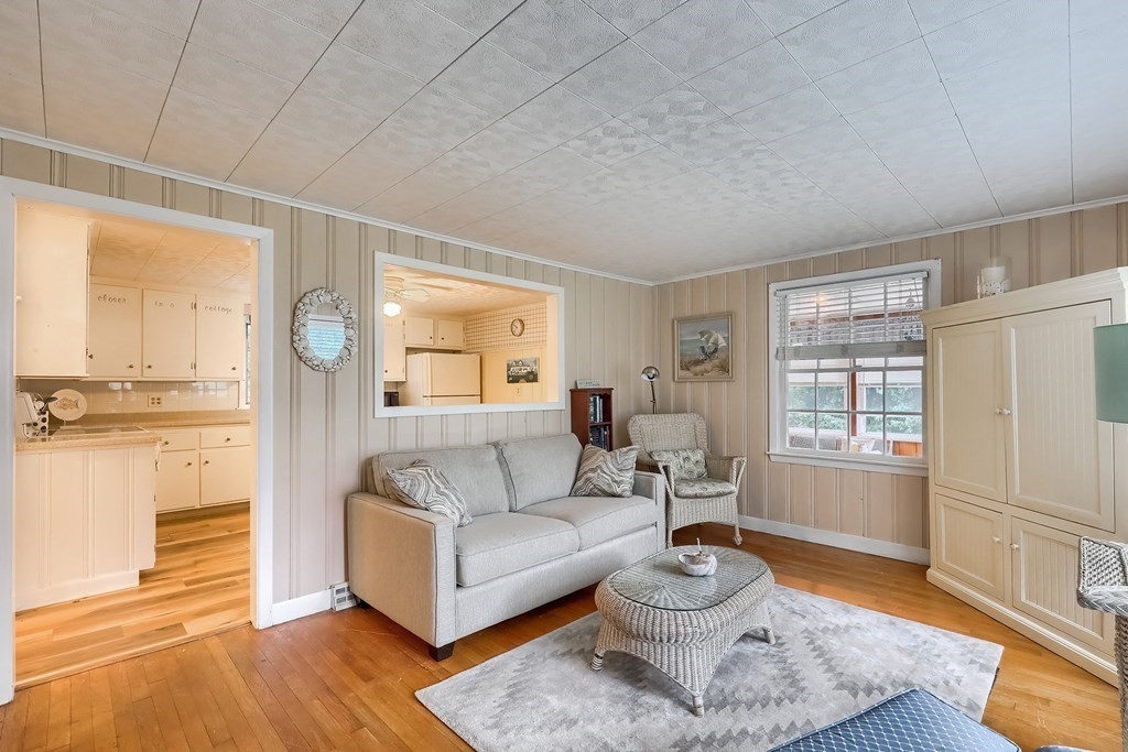 19 Frederick Road Falmouth, MA 02540 - Photo 5 of 18