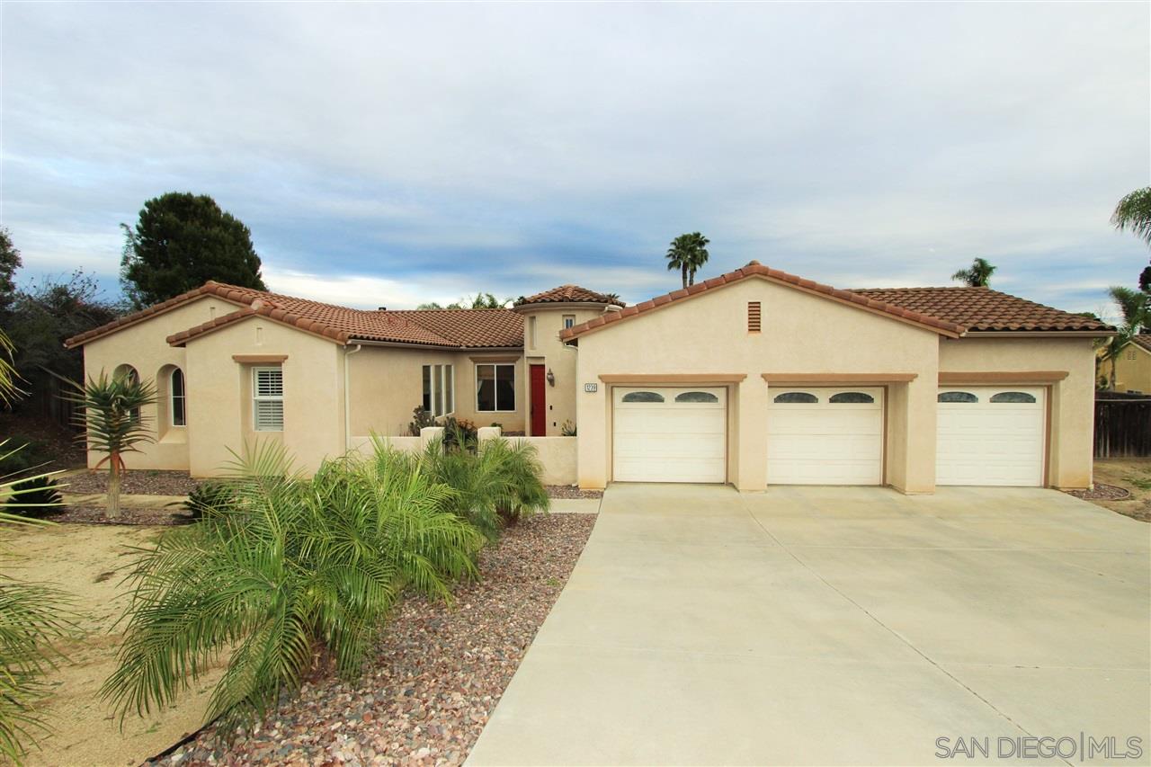 1239 Firecrest Fallbrook Ca Fallbrook, CA 92028 - Photo 1 of 25 Front of the house