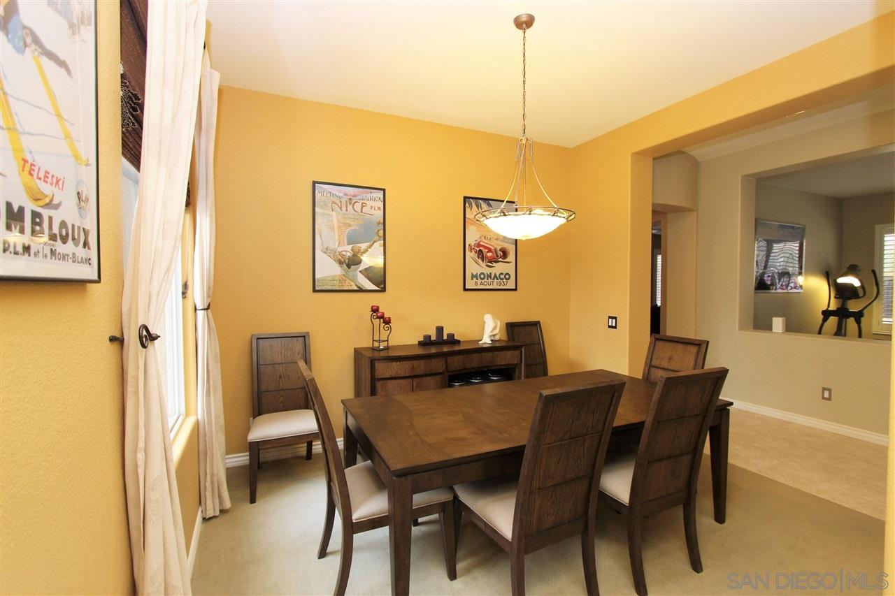 1239 Firecrest Fallbrook Ca Fallbrook, CA 92028 - Photo 5 of 25 Gallery Image 5