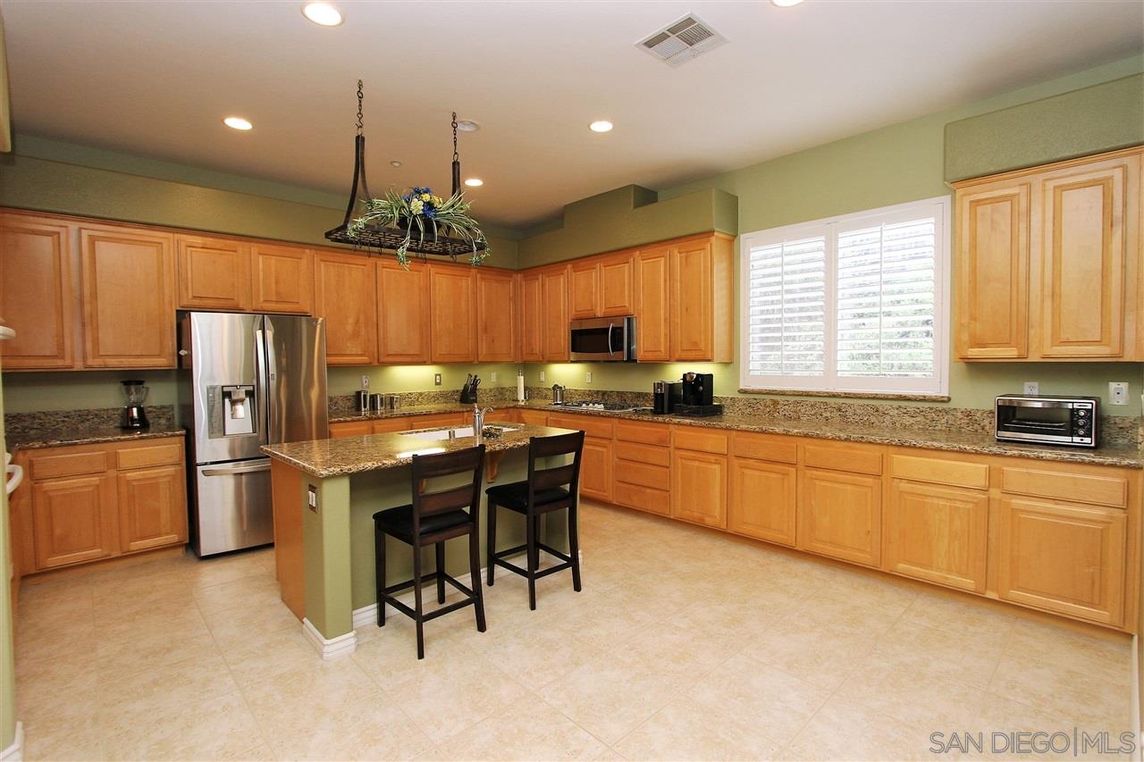 1239 Firecrest Fallbrook Ca Fallbrook, CA 92028 - Photo 7 of 25 Gallery Image 7
