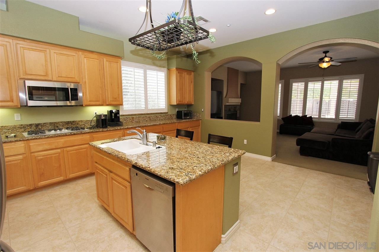1239 Firecrest Fallbrook Ca Fallbrook, CA 92028 - Photo 8 of 25 Gallery Image 8