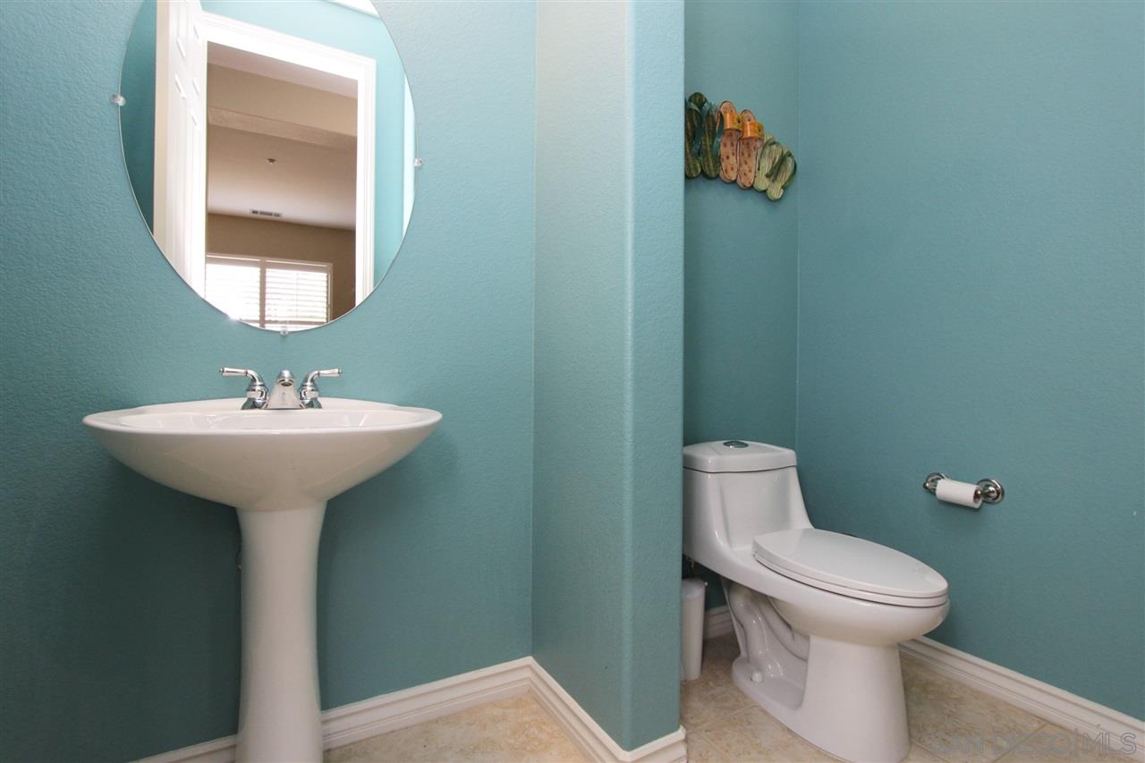 1239 Firecrest Fallbrook Ca Fallbrook, CA 92028 - Photo 9 of 25 Bathroom 1