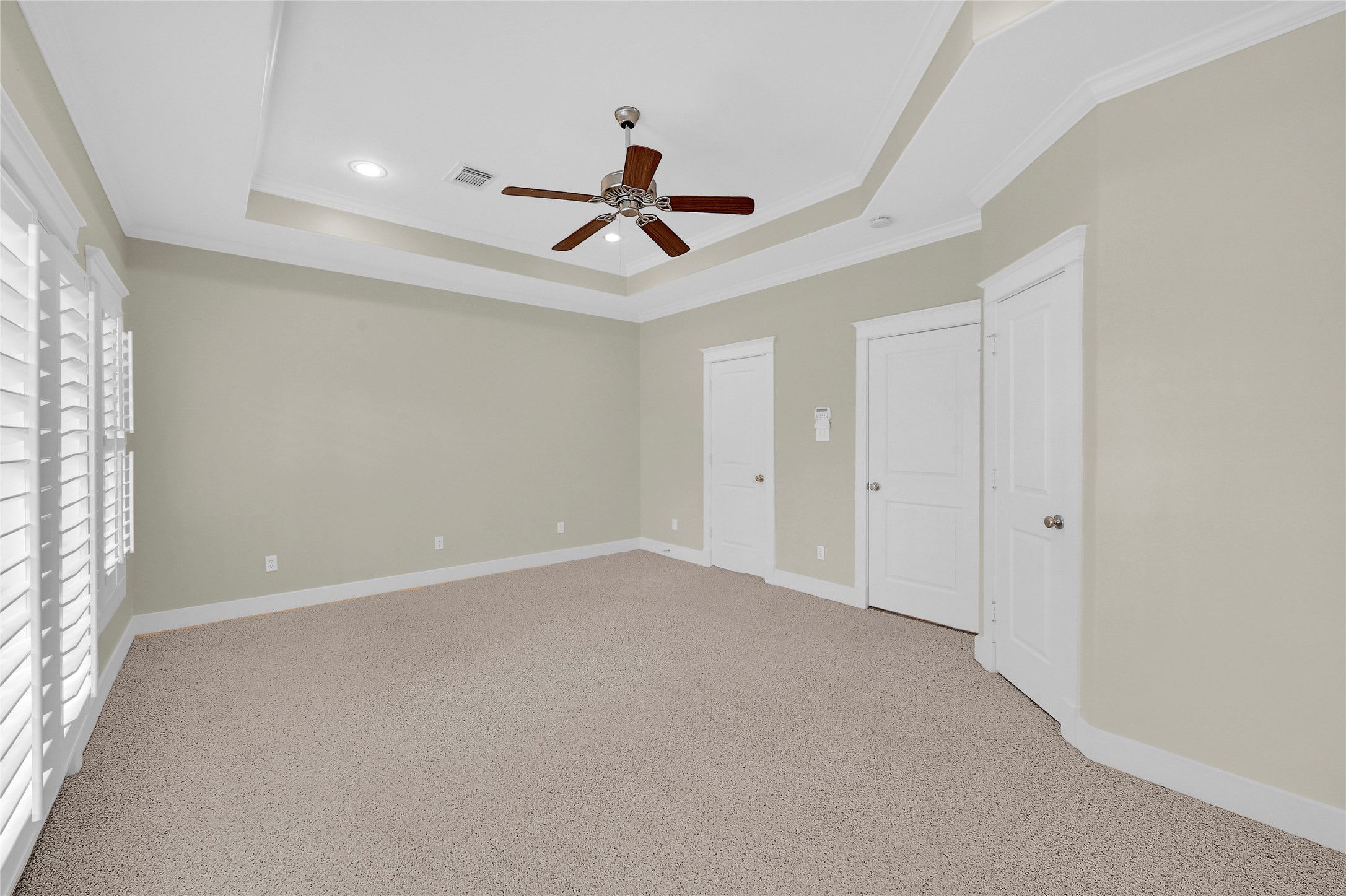 4418 Edsee Street Houston, TX 77009 - Photo 15 of 28 Another angle of this beauiful primary suite.