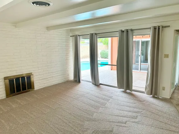 $2,900 | 2601 East Cinnabar Avenue, Phoenix, AZ 85028