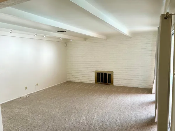 $2,900 | 2601 East Cinnabar Avenue, Phoenix, AZ 85028