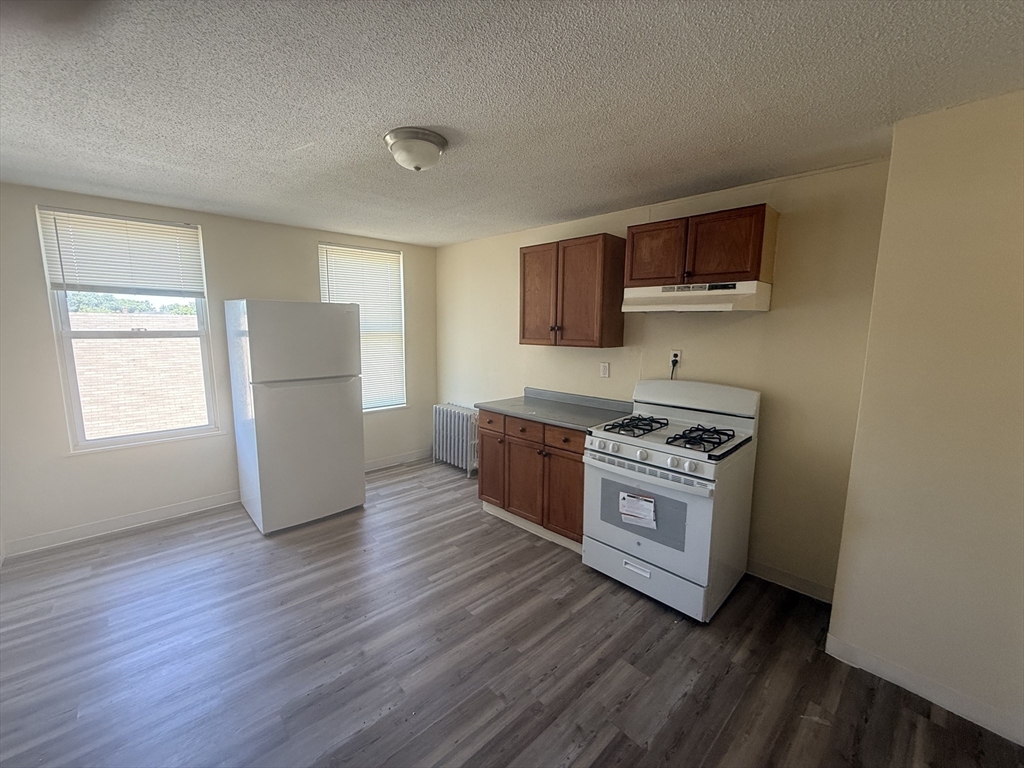 43 High Rock Street Lynn, MA 01902 - Photo 2 of 8