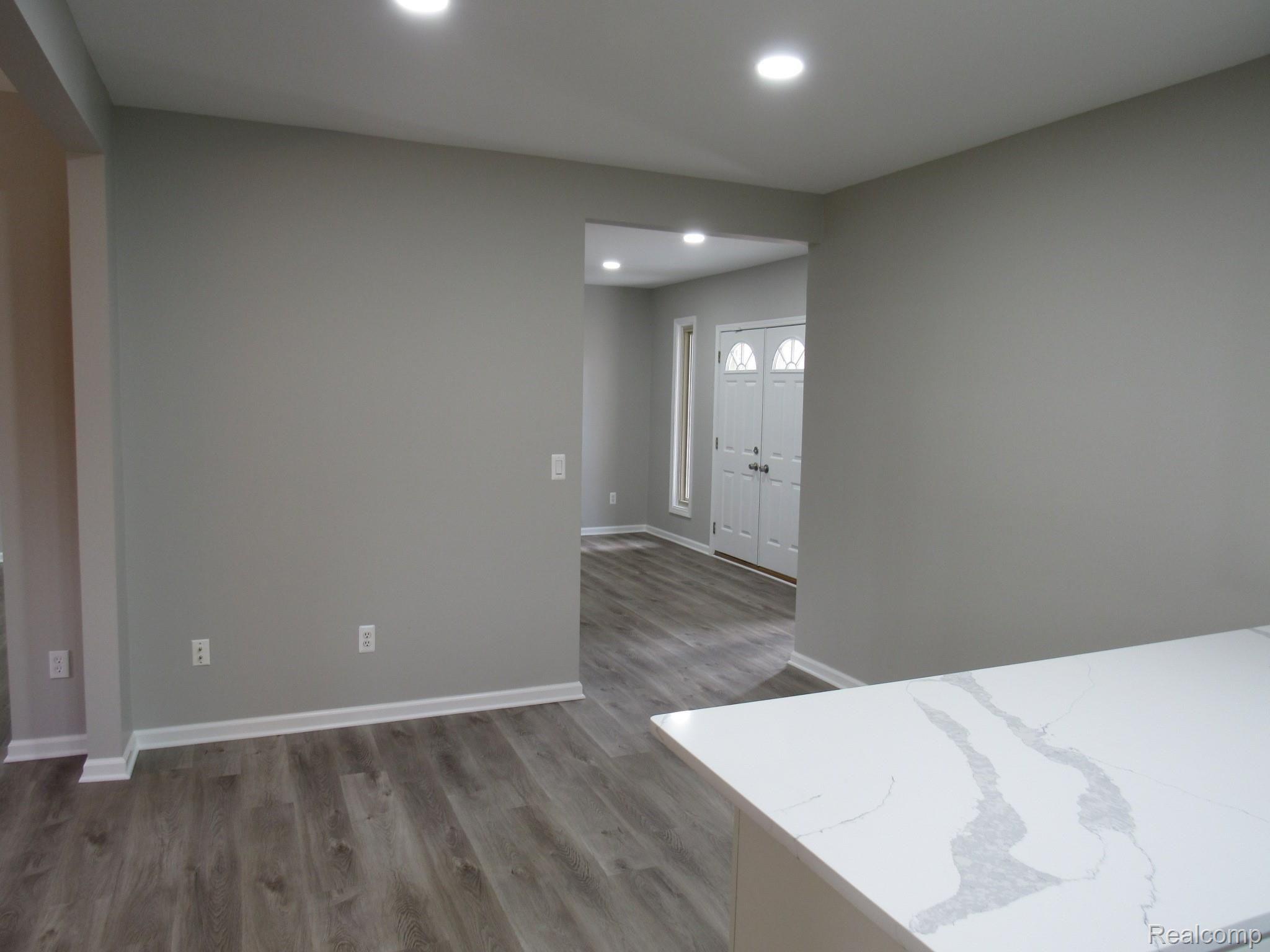 802 Bridgestone Drive Rochester, MI 48309 - Photo 19 of 37 802 BRIDGESTONE ROCHESTER HILLS (162).JPG