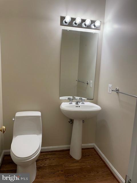 9419 Spruce Tree Circle Bethesda, MD 20814 - Photo 10 of 26 Powder room