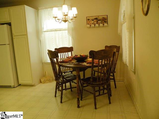 106 East Ridgemount Court Greenville, SC 29617 - Photo 4 of 23 Gallery Image 4