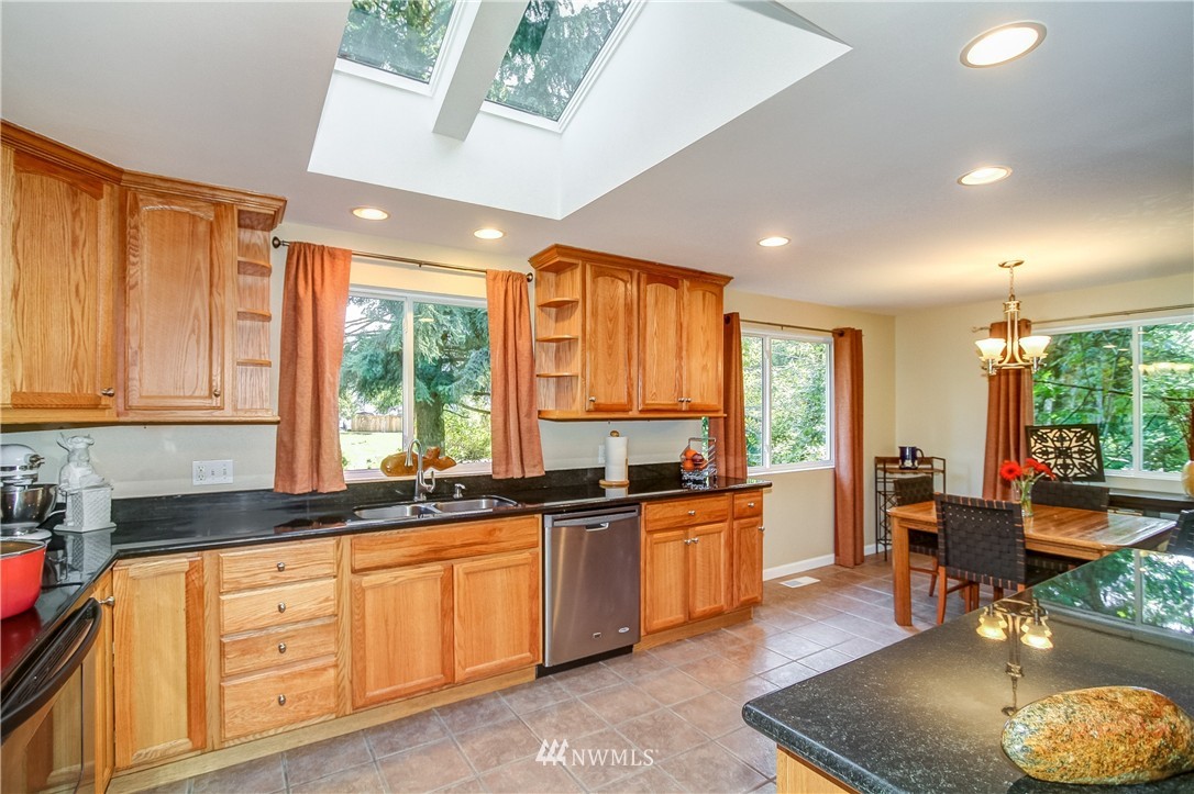 22806 53rd Avenue Southeast Bothell, WA 98021 - Photo 8 of 24