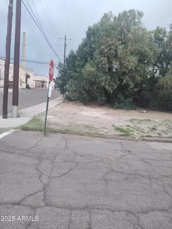 $18,000 | 632 Utah Avenue, Unit 9, Hayden, AZ 85135