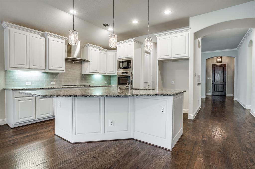 2348 Mare Road Carrollton, TX 75010 - Photo 3 of 21