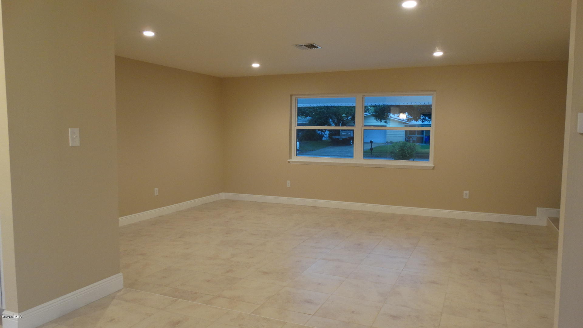 897 Kings Post Road Rockledge, FL 32955 - Photo 4 of 19 DSC03203