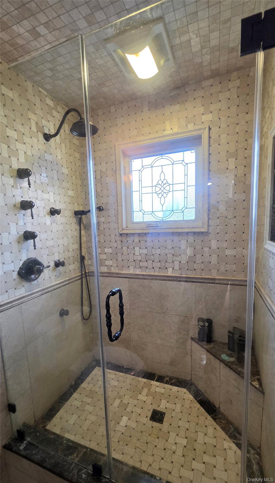 185 West Islip Road West Islip, NY 11795 - Photo 29 of 50 2nd floor main full bath