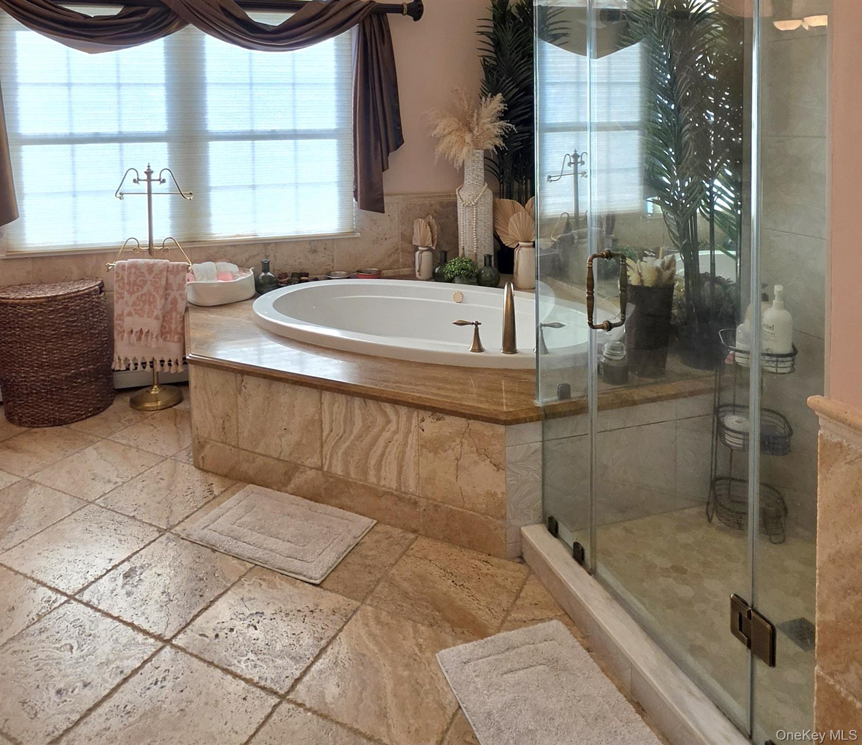 185 West Islip Road West Islip, NY 11795 - Photo 36 of 50 Soaking tub in Primary Bathroom