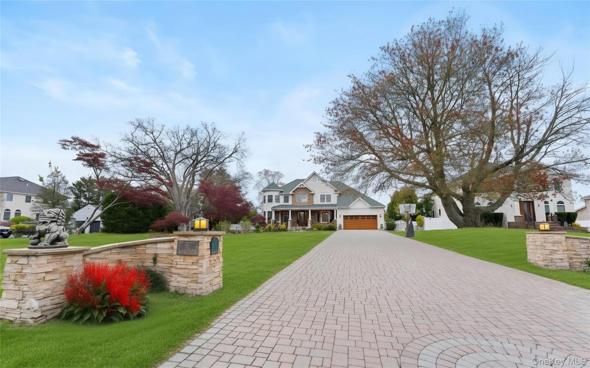 185 West Islip Road West Islip, NY 11795 - Photo 4 of 50 HUGE Driveway with 2 1/2 car garage!