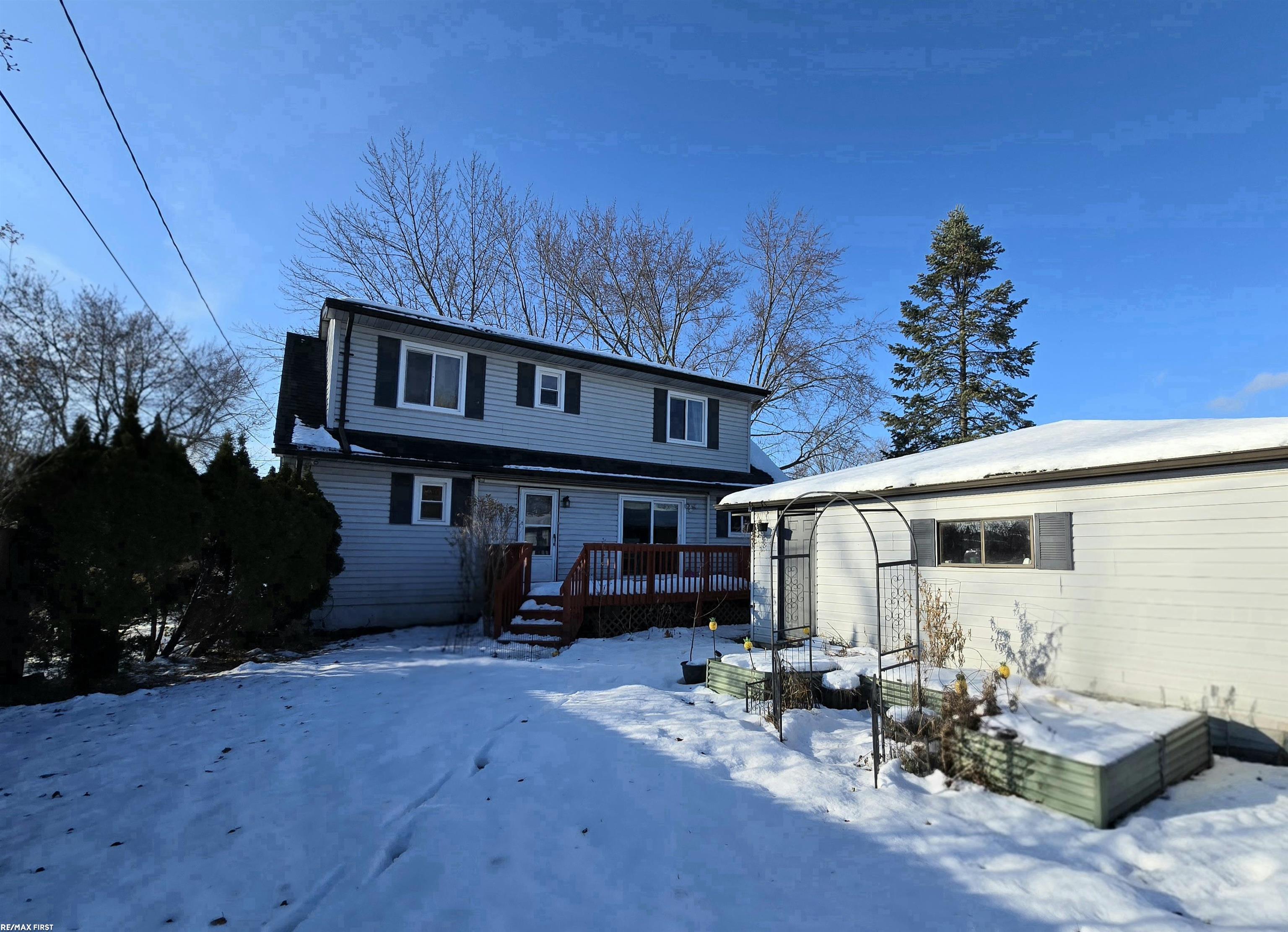 2837 Corinthia Drive Rochester, MI 48309 - Photo 31 of 33 50196835-5f7ce86b-9d22-45ef-aa88-8b9eee9aae77.JPG