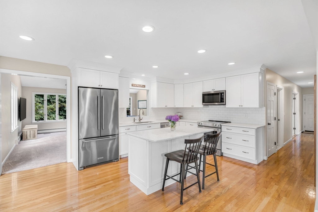 32 Wayside Road Westborough, MA 01581 - Photo 8 of 34 Gallery Image 8