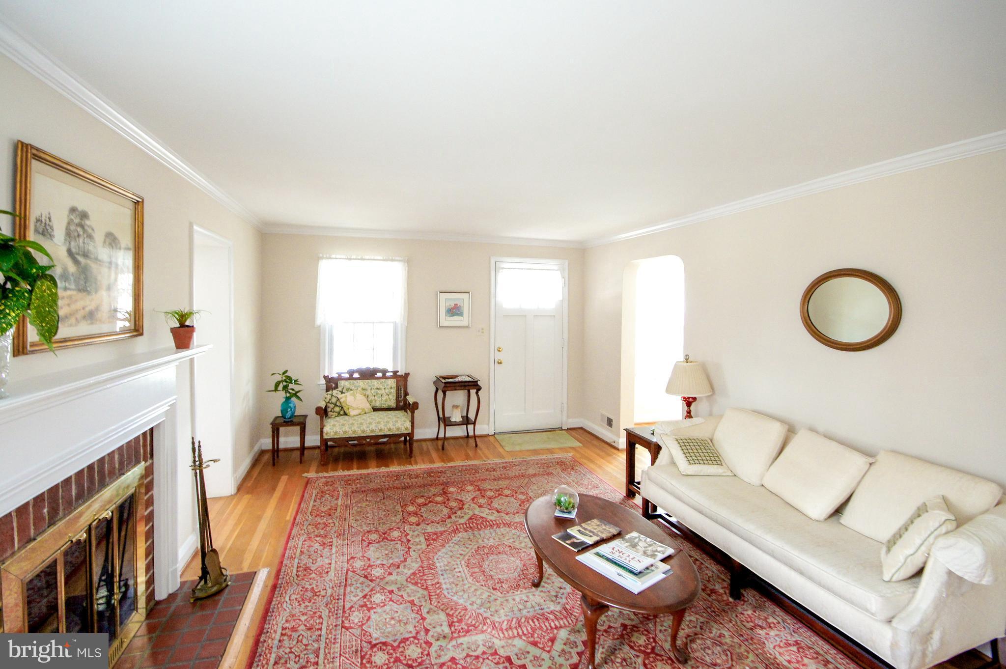 66 Dungarrie Road Baltimore, MD 21228 - Photo 3 of 17 Living Room