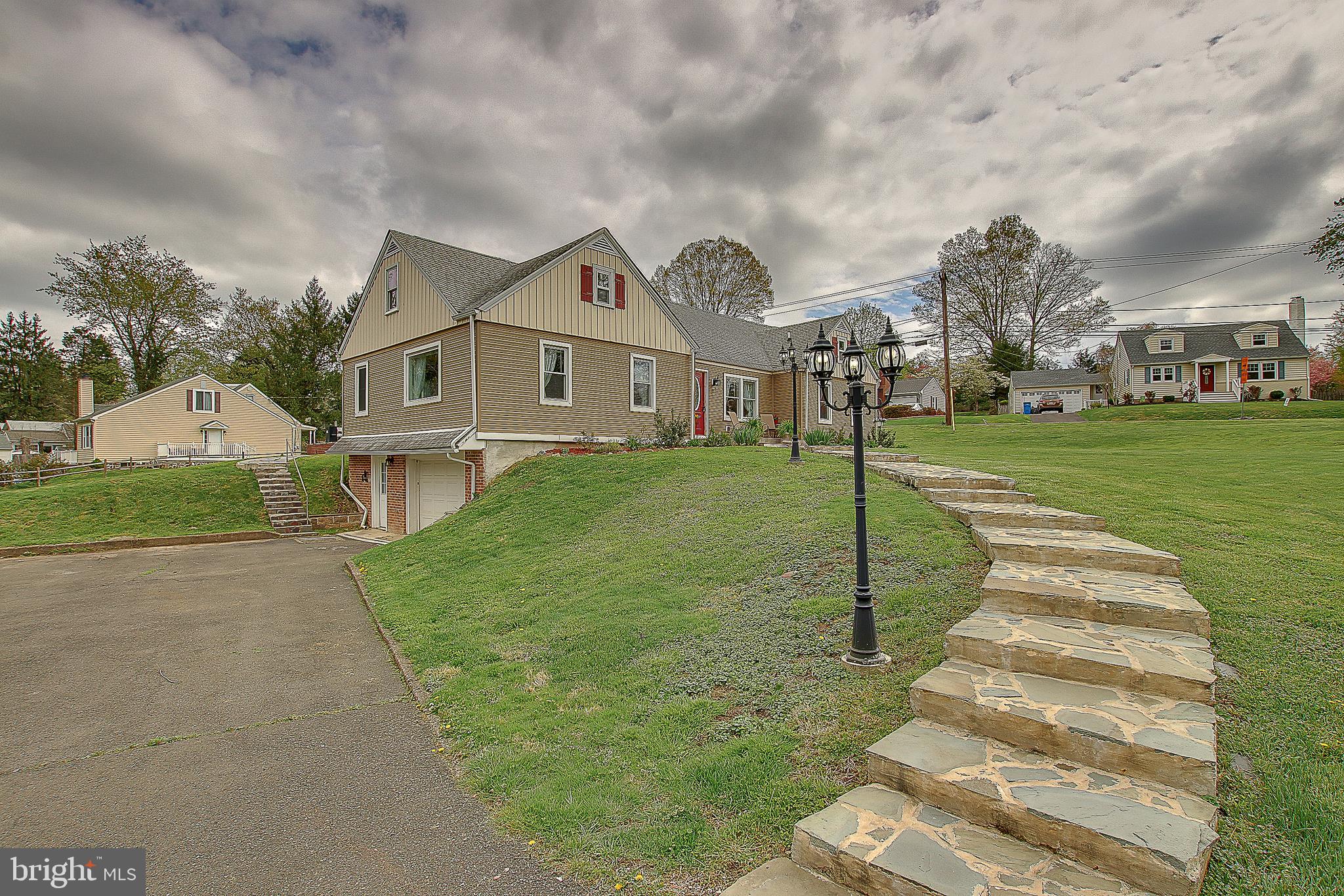 960 Sandy Run Road Yardley, PA 19067 - Photo 2 of 49 Gallery Image 2