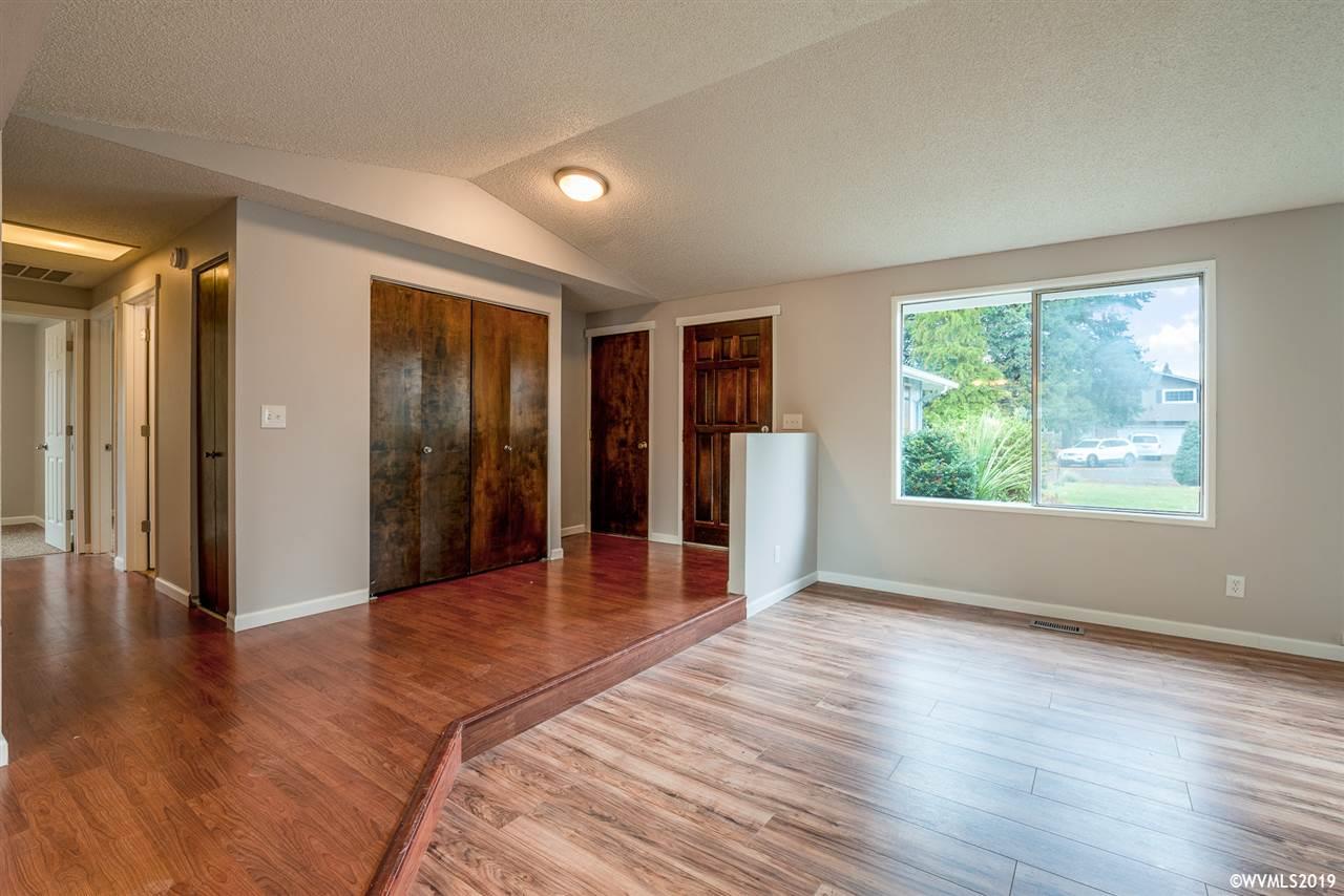 4437 Del Rio Place Southeast Albany, OR 97322 - Photo 10 of 35 Gallery Image 10