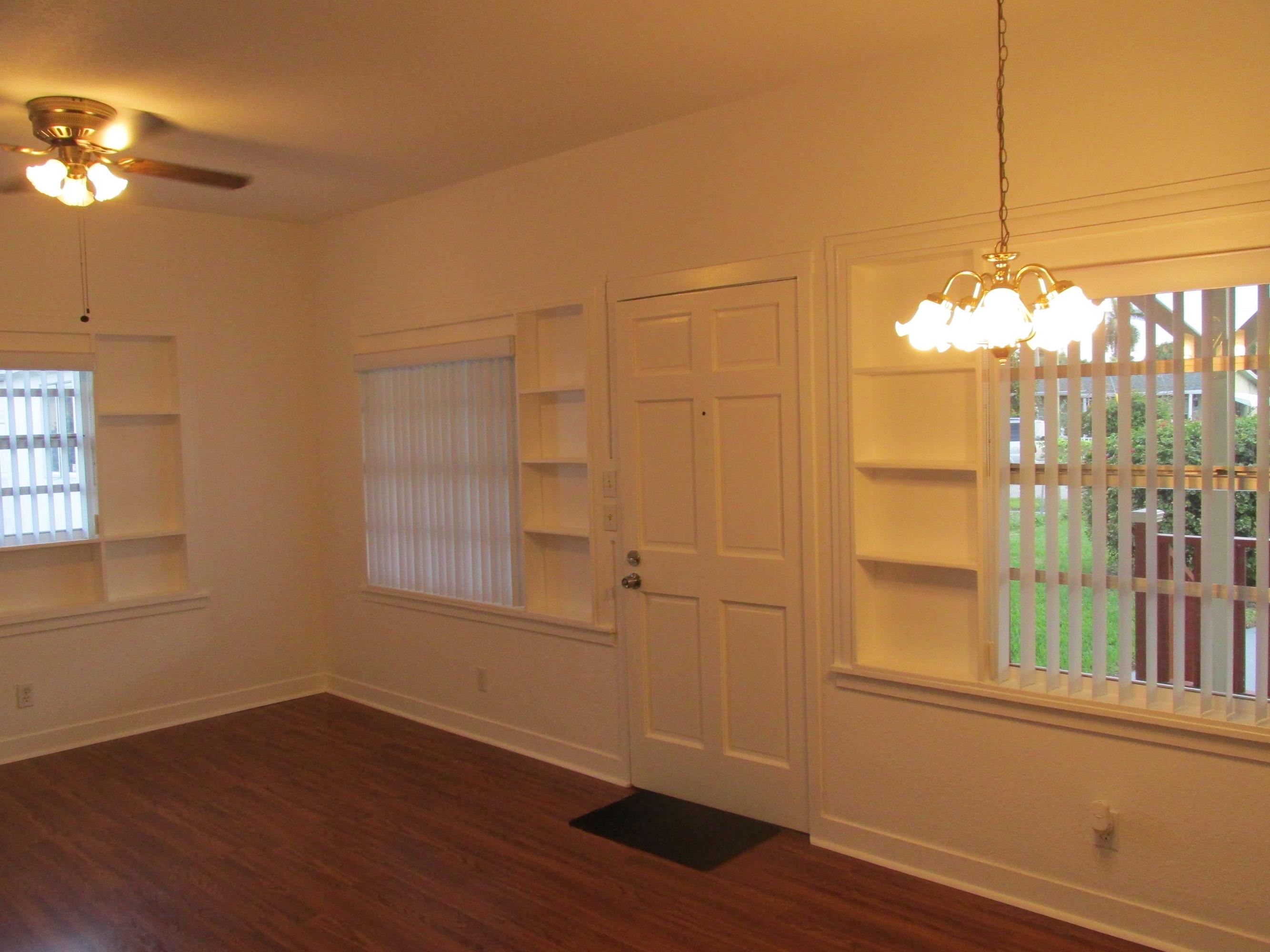 525 Mayflower Road West Palm Beach, FL 33405 - Photo 11 of 27 IMG_1620
