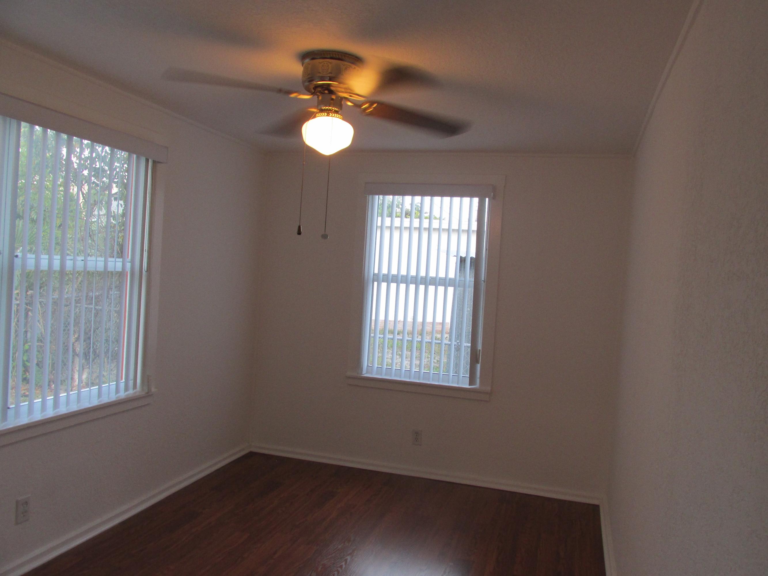 525 Mayflower Road West Palm Beach, FL 33405 - Photo 20 of 27 IMG_1630
