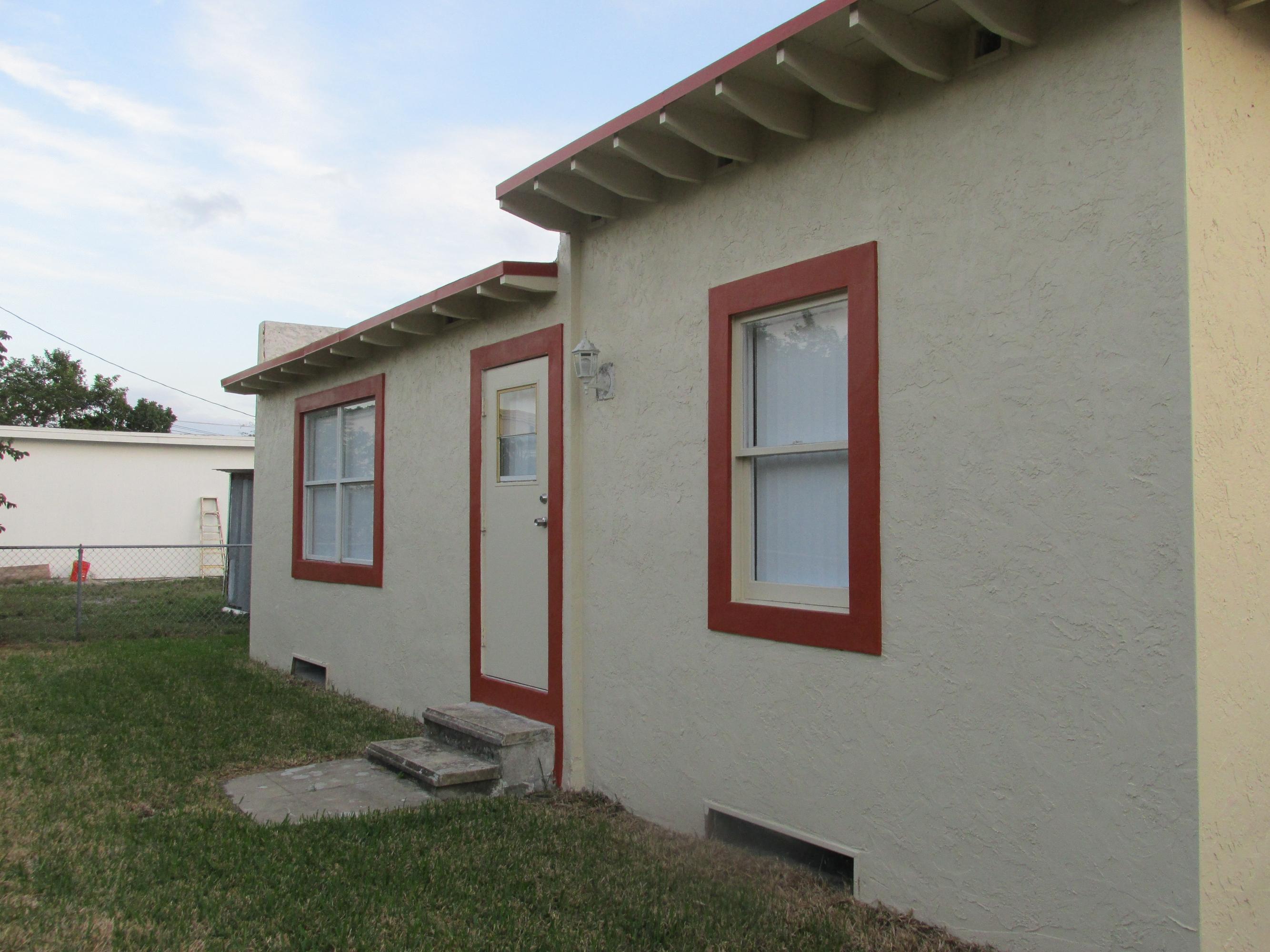 525 Mayflower Road West Palm Beach, FL 33405 - Photo 26 of 27 IMG_1636