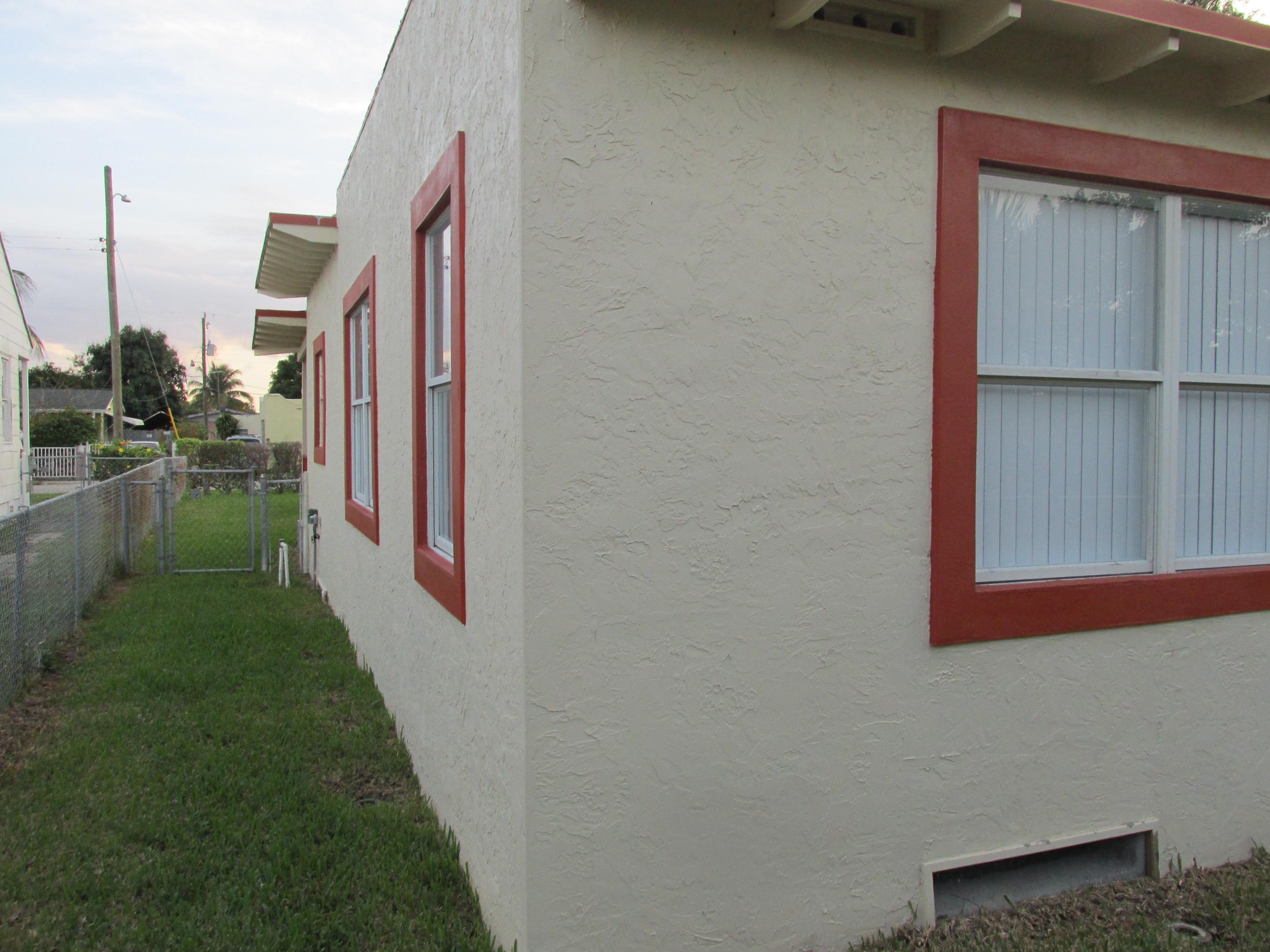 525 Mayflower Road West Palm Beach, FL 33405 - Photo 27 of 27 IMG_1637