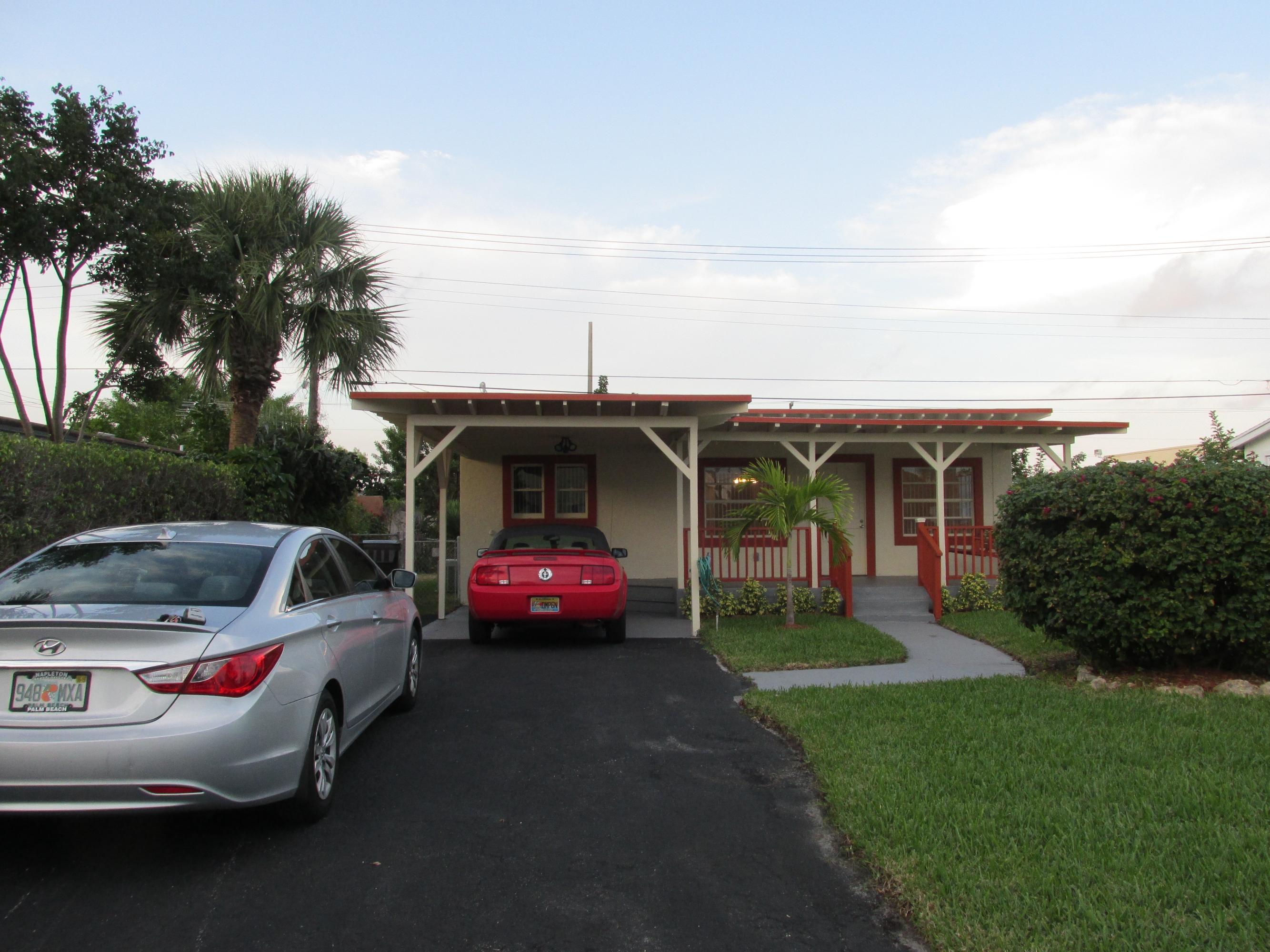 525 Mayflower Road West Palm Beach, FL 33405 - Photo 3 of 27 IMG_1612