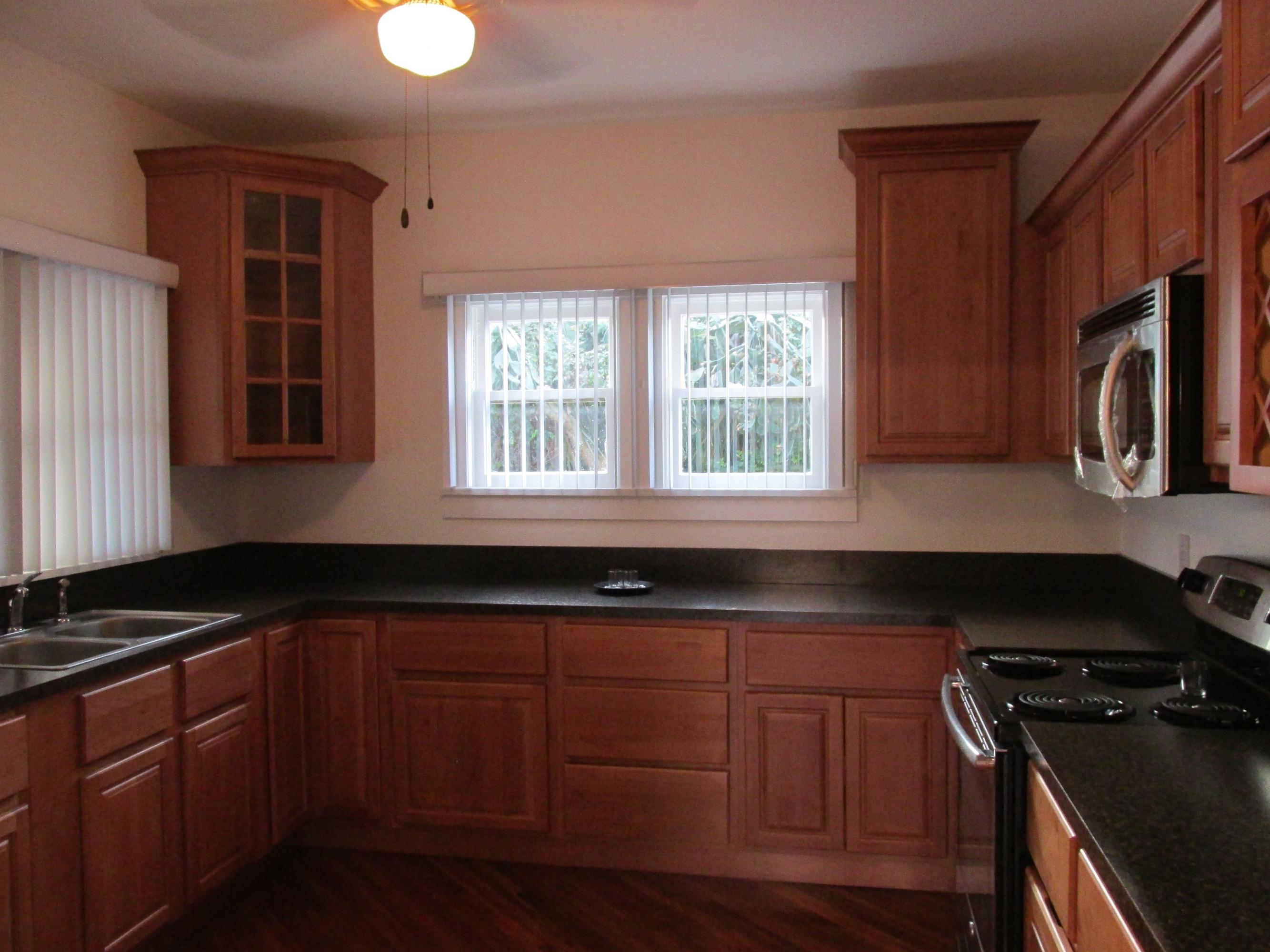 525 Mayflower Road West Palm Beach, FL 33405 - Photo 5 of 27 IMG_1614