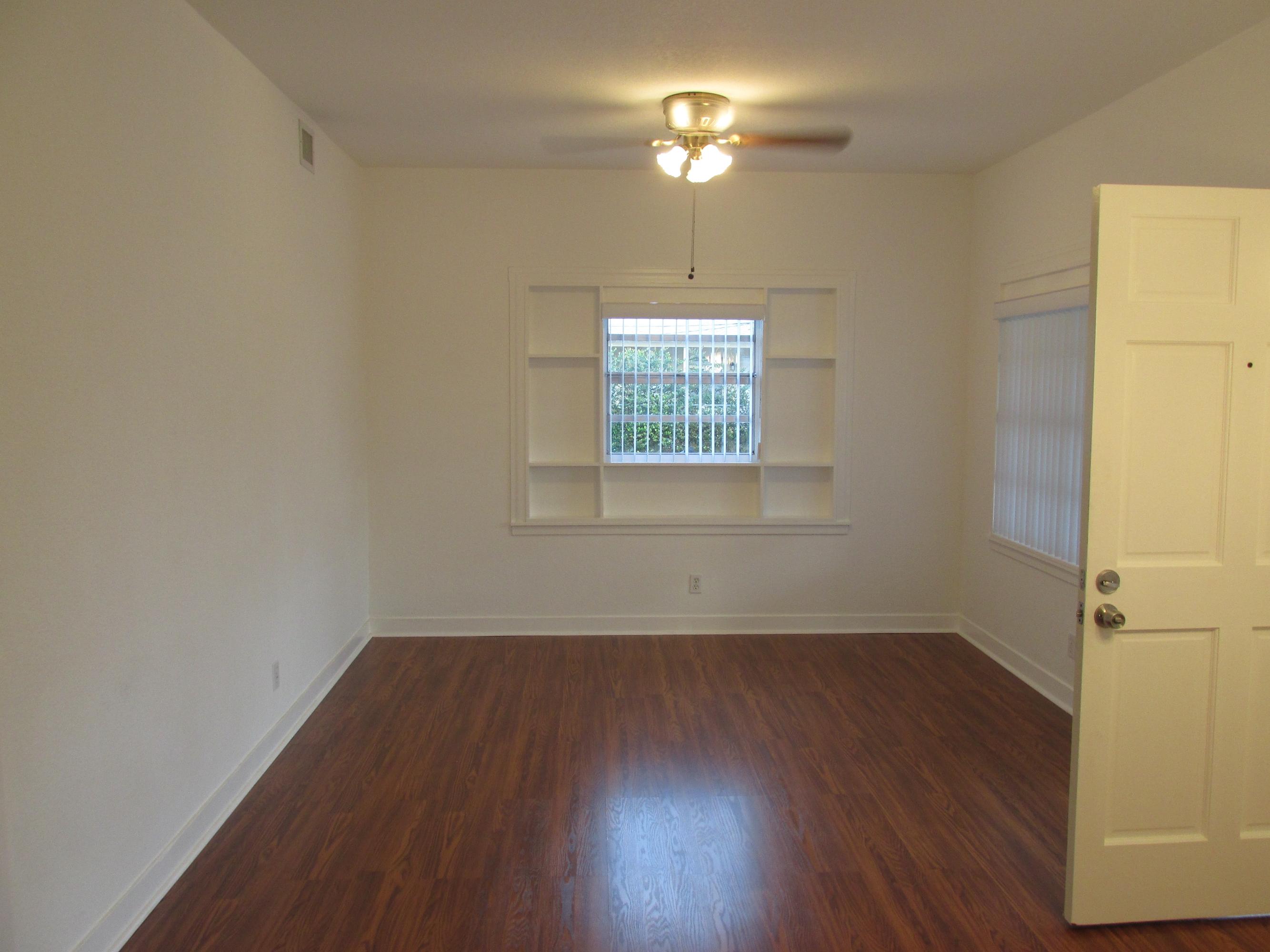 525 Mayflower Road West Palm Beach, FL 33405 - Photo 9 of 27 IMG_1618